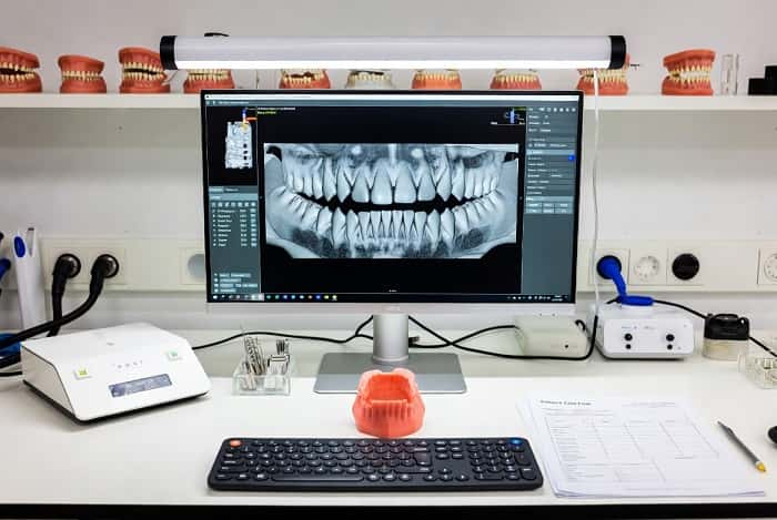 مدیریت دادههای دیجیتال و فرمهای پرونده در لابراتوار تخصصی دیجیتال اسپیدنت