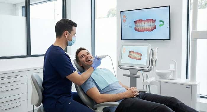 ایترُو iTero؛ اسکنر هوشمند در خدمت تکنسین اسکن در محل کلینیک