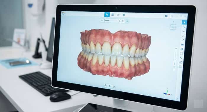 تکنسین اسکن در محل کلینیک 