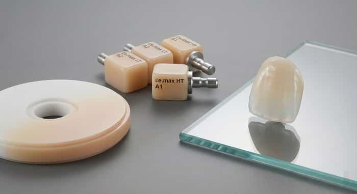 کنترل رنگ و شفافیت در پروتزهای سرامیکی؛ کلید لبخند طبیعی